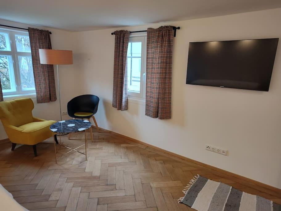 Ferienwohnung Resl - Geschmackvoll Renoviert & Zentral Im Historischen Schindelhaus โอเบอร์สเทาเฟิน ภายนอก รูปภาพ